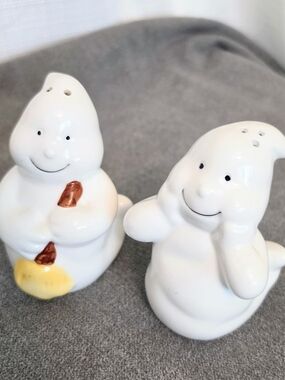 Halloween Happy Ghost Salt N Pepper Shakers 4 In Pair Festive Holiday Broom
